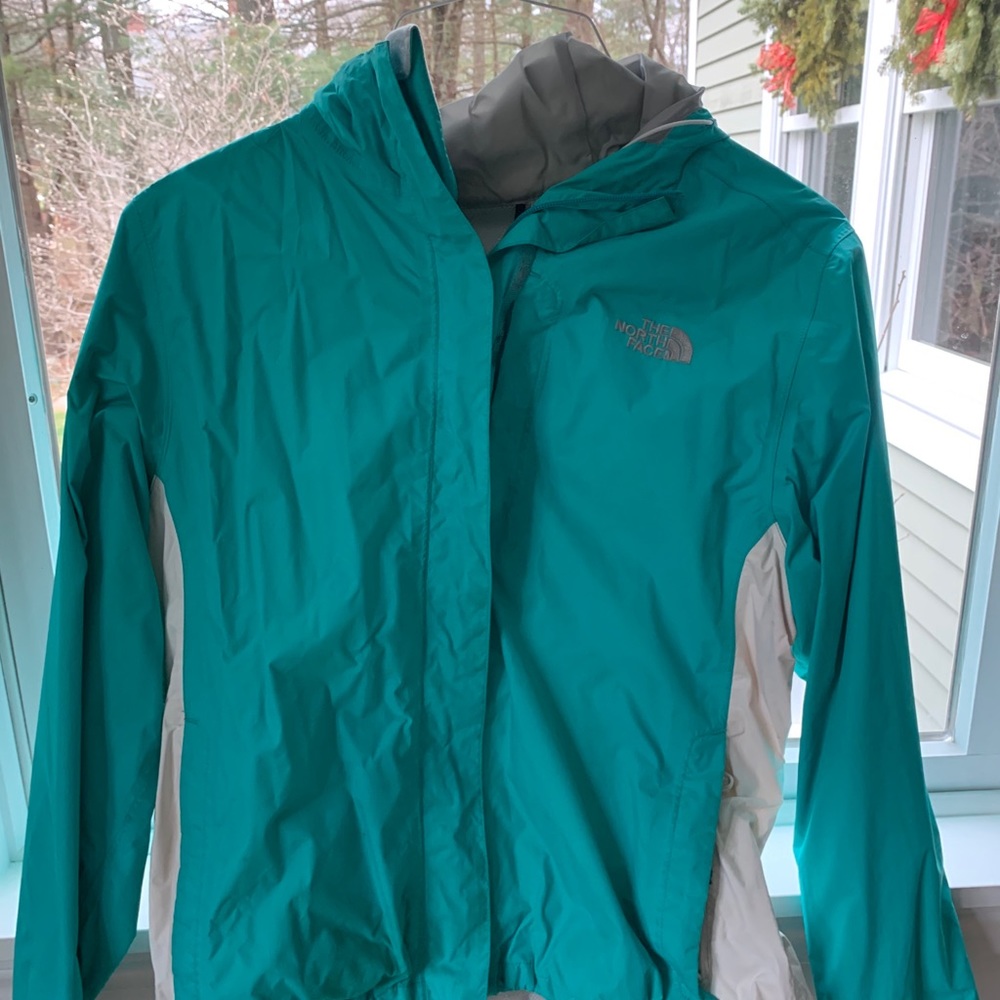 Northface raincoat in great condition!